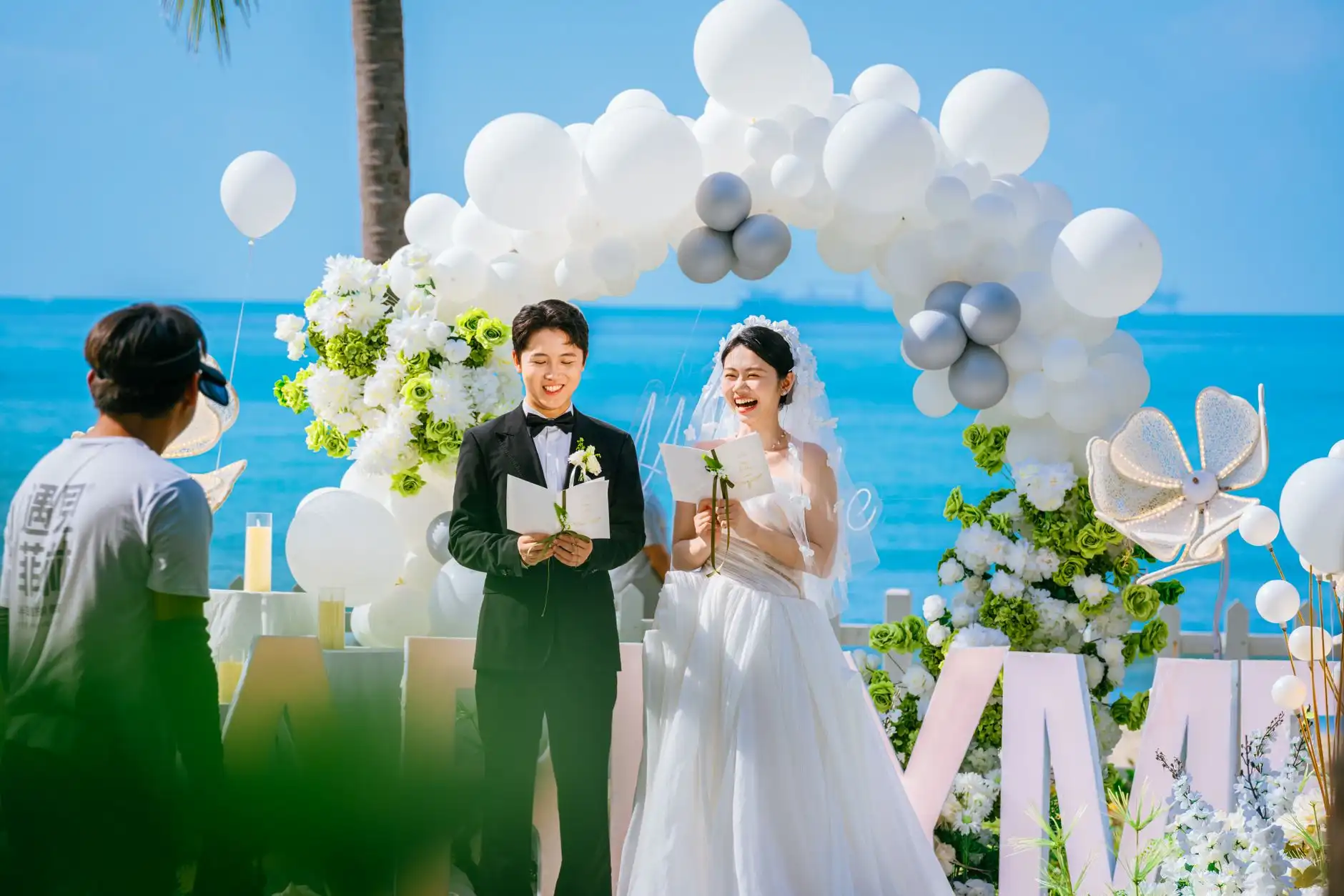 婚庆气球与礼花筒如何布置婚礼现场？化州红礼商贸产品应用方案解析正文配图 2